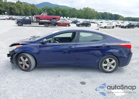 2013 Hyundai Elantra Gls z USA, uszkodzony, nr VIN 5NPDH4AE6DH249391